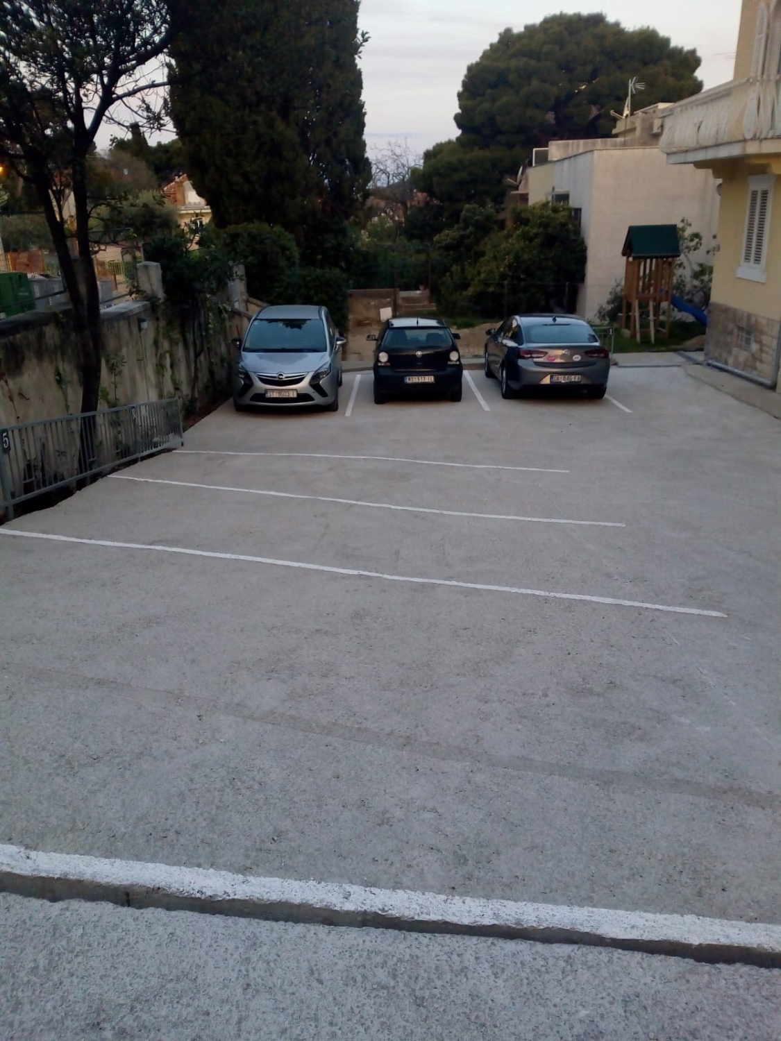 Split Parking Parking - Hotel Kastel in Split